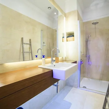 Rue Des Halles - Rue Des Halles 5* Appartement *